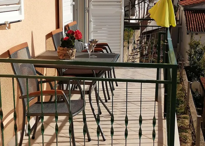 House Karlo - One-bedroom With Two Balconies And Sea View A5 Omiš